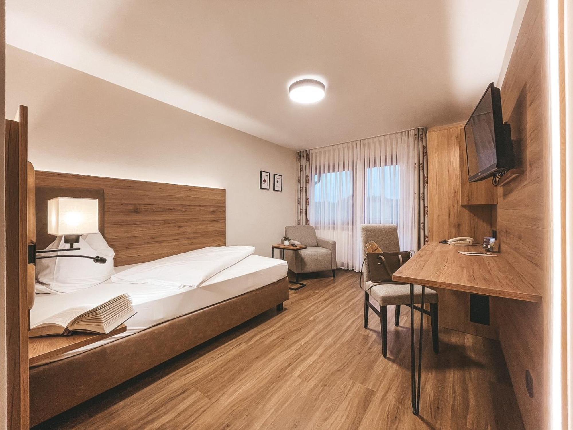 Hotel Badischer Hof Biberach bei Offenburg エクステリア 写真